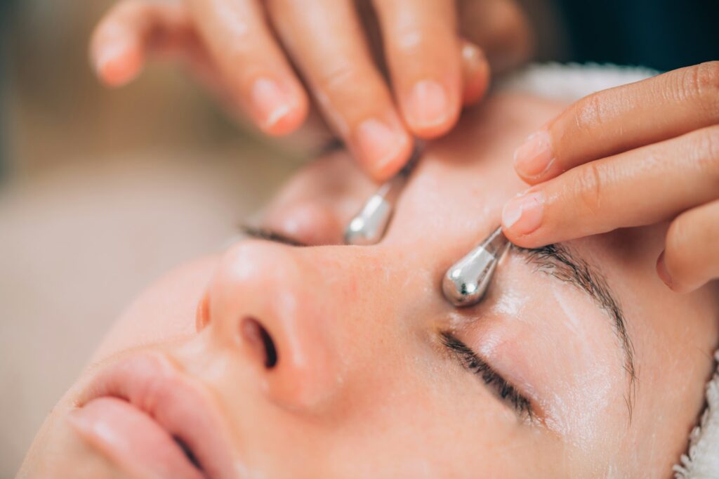 Face Drainage Sticks for Massage of Dark Circles Under the Eyes